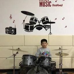 大梦想家架子鼓视频,激情四溢的鼓点，点燃音乐梦想之旅